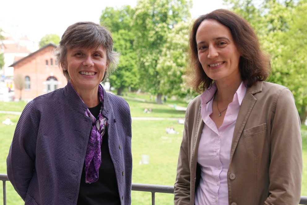 Prof. Dr. Ingrid Piller (left) and Prof. Dr. Daniela Wawra (right)