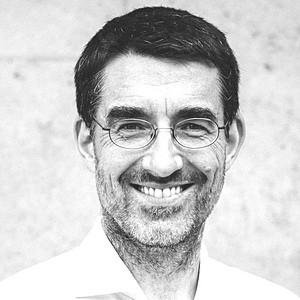 Porträt von Tilman Brück