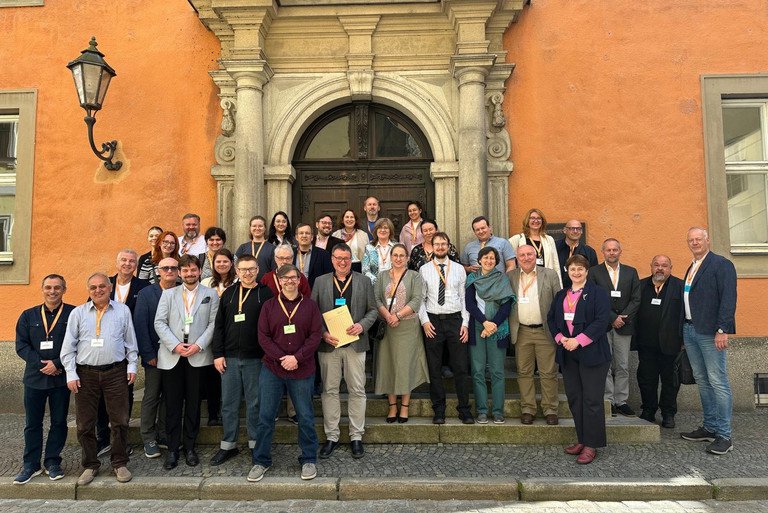 Group photo with all participants